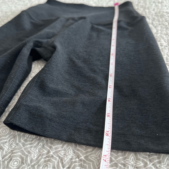 Beyond Yoga Spacedye High Waisted Biker Shorts Darkest Night Size S - Picture 11 of 11